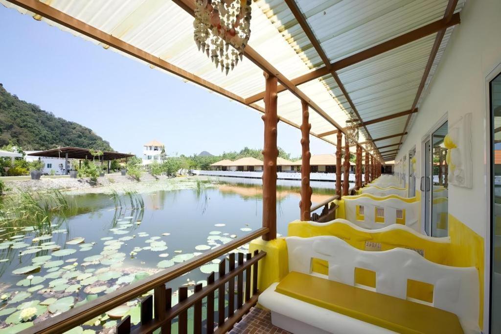 Anavilla Tangke Resort Khanom Exterior foto